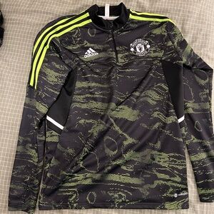Manchester United European training top (winter) size M Men’s